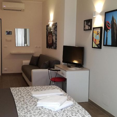 Metro Apartment Колленьо Екстер'єр фото