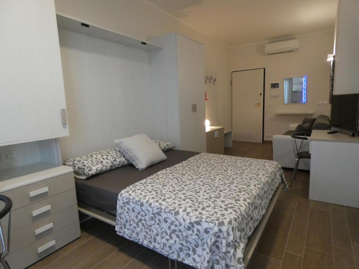Metro Apartment Колленьо Екстер'єр фото