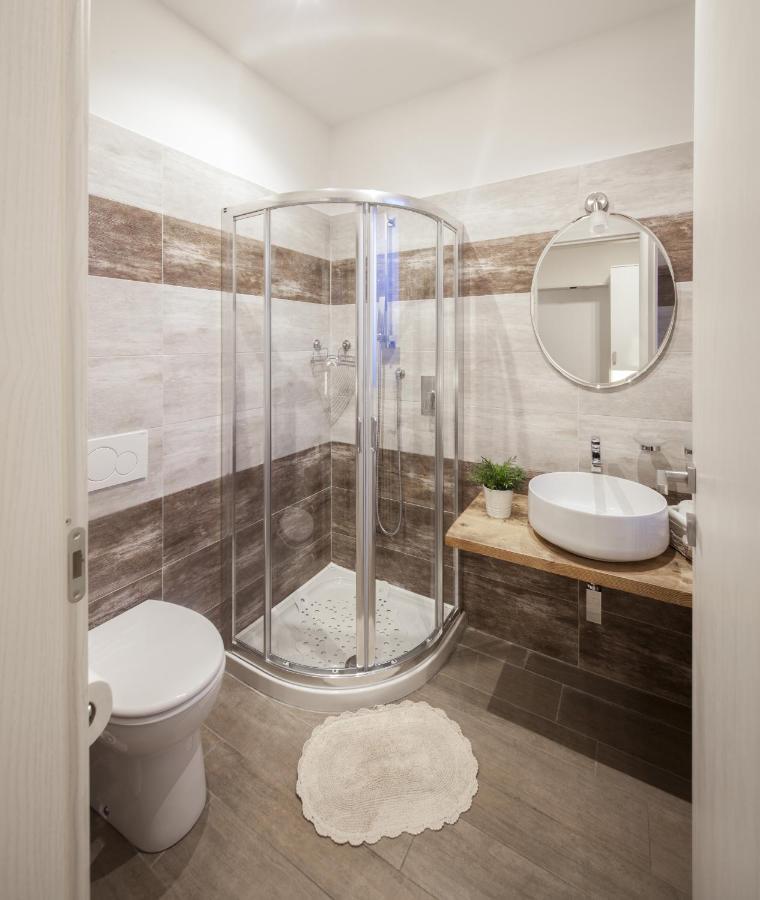 Metro Apartment Колленьо Екстер'єр фото