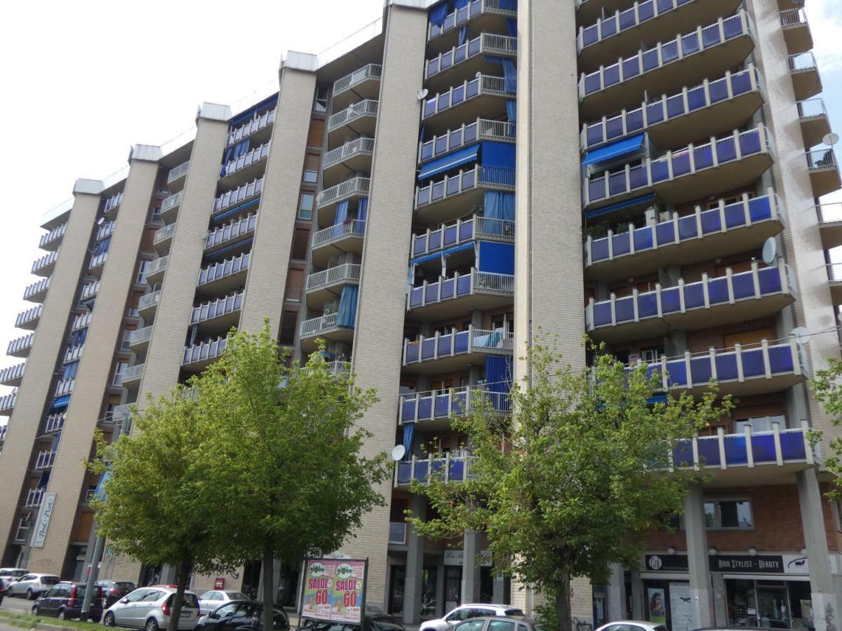 Metro Apartment Колленьо Екстер'єр фото