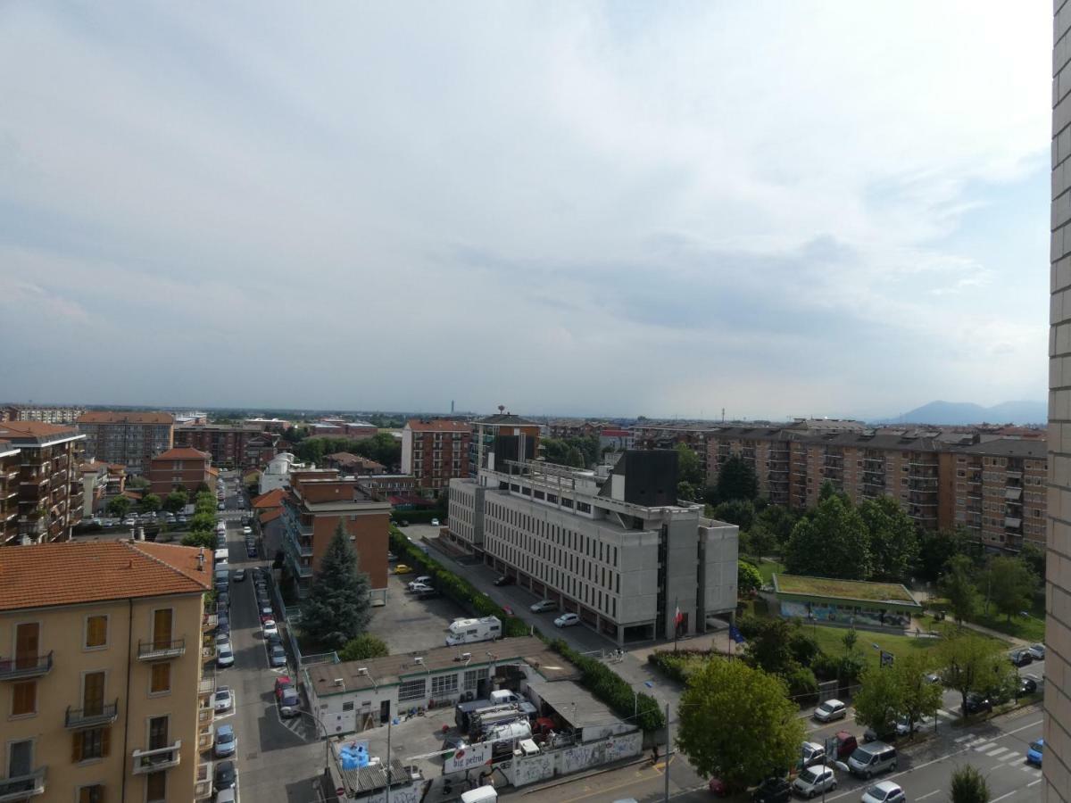 Metro Apartment Колленьо Екстер'єр фото