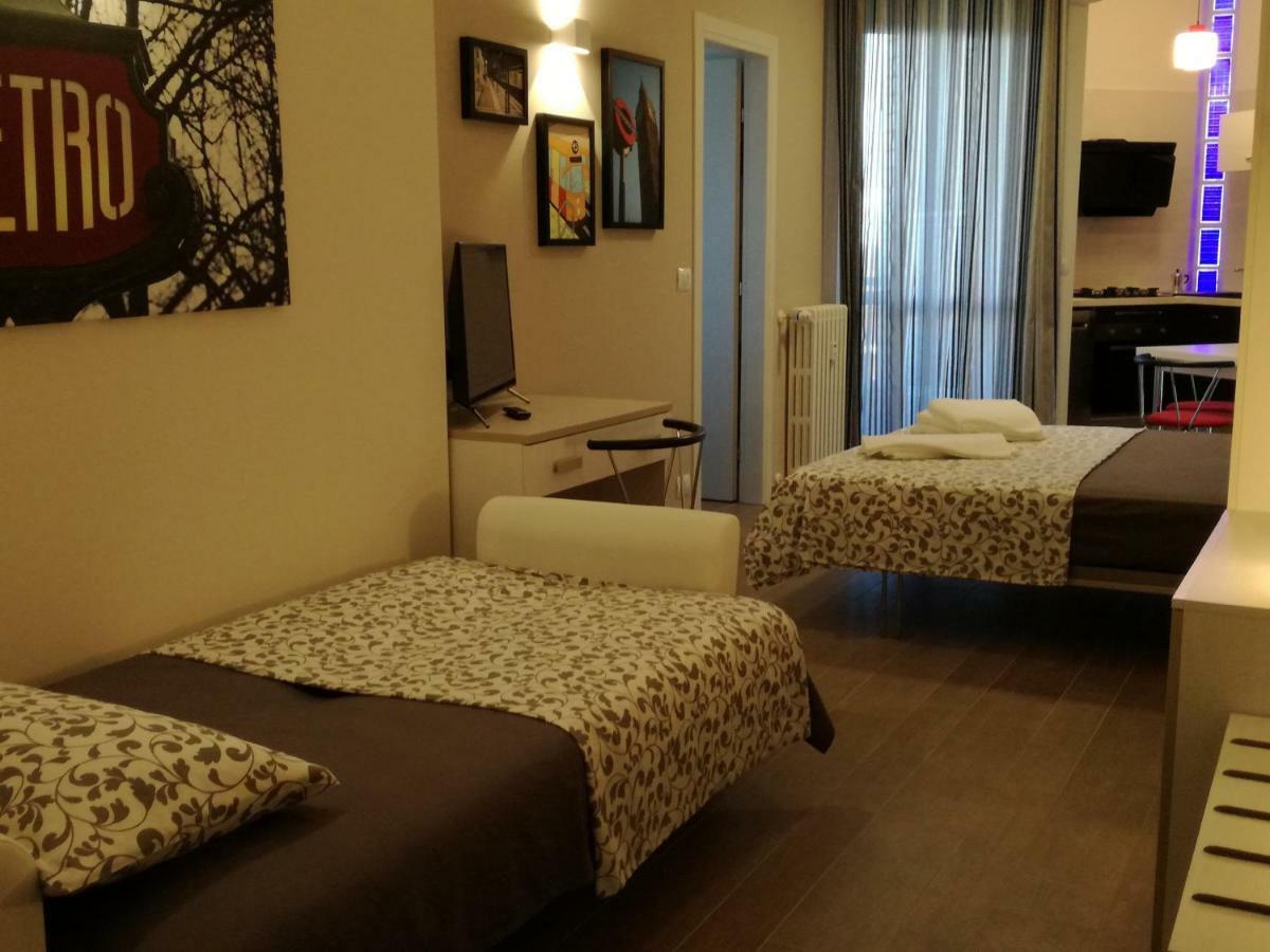 Metro Apartment Колленьо Екстер'єр фото
